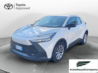 toyota toyota c-hr 1.8 hv active fwd e-cvt del 2024 usata a roma