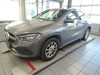 mercedes-benz gla 200 4matic mbux+ambiente+progressive+led+ahk