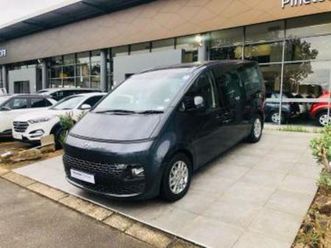 2.2d executive 9-seater