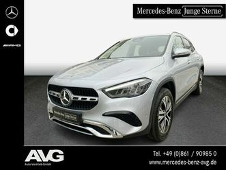 mercedes-benz gla 180 progressive line adv. kamera mbux led 7g