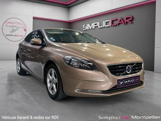 volvo v40 momentum t2 120ch garantie 12 mois