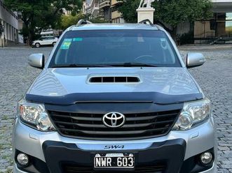 toyota hilux sw4 srv 3.0 7 asientos