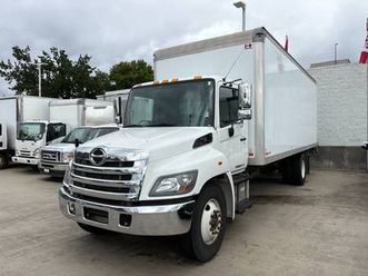 2020 hino 338 5 ton cube box truck 24 feet only 100.000 km