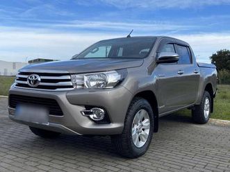 toyota hilux 2.4 d 4wd tracker invincible (150cv)