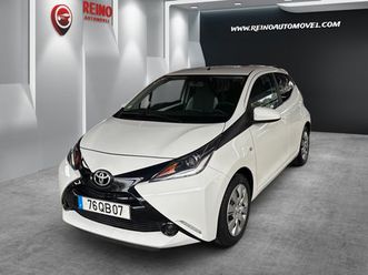 toyota aygo 1.0 x-play plus+x+touch+tss