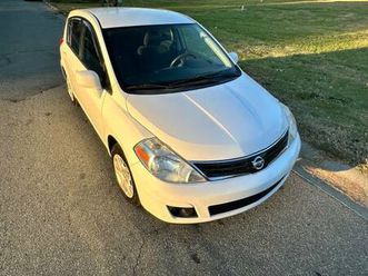 2012 nissan versa s hatchback