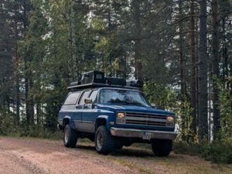 chevrolet chevy suburban v20 4x4 oldtimer