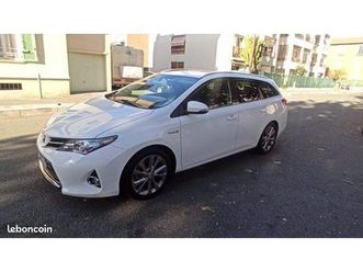 vend ou échange toyota auris ii touring sports hybride 136h dynamic