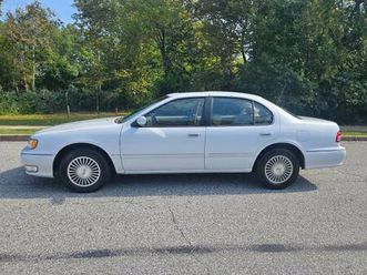 1998 infiniti i30... 124k.. very clean car!!