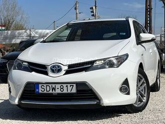 toyota auris touring sports 1.8 hsd active (automata) olcsón fentartható családi kombi! 1 év műszaki garanciával!