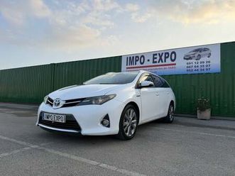 toyota auris touring sports hybrid advance