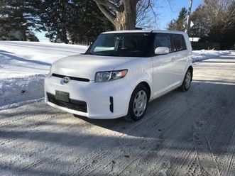 certified 2012 toyota scion xb, winter tires, trailer hitch