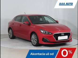 hyundai i30 fastback 1.4 t-gdi, komfort, automat, sr,2.maj