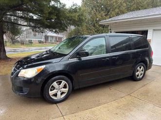 2010 volkswagen routan sel — 1-owner — $4,977 carfax 1-owner