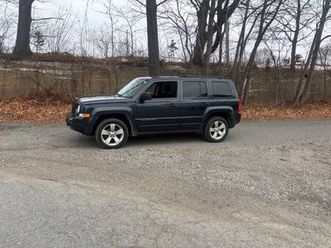 2014 jeep patriot 4wd 160k automatic 4cylinder 30 mpg’s