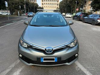 toyota auris touring sports 1.8 hybrid business