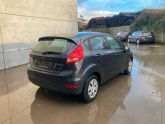 ② ford fiesta 1.3 essence 2010 avec 62000 km *euro5 *garantie* — ford — 2ememain