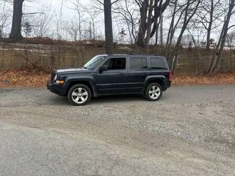 2014 jeep patriot 4wd 160k automatic 4cylinder 30 mpg’s