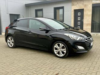 hyundai i30 1.6 mpi go! brasil panorámatető. le...