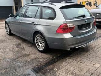 ② bmw 318i, 2.0 essence, gps, cuir, 2009, roule immpecable — bmw — 2ememain