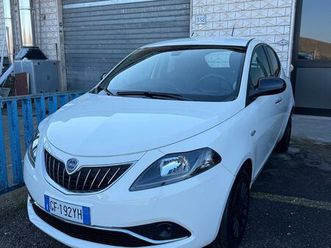 lancia ypsilon 1.0 firefly 5 porte s&s hybrid ecoc