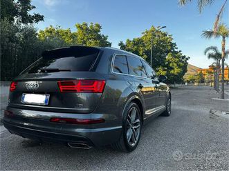 audi q7 s line 7 posti