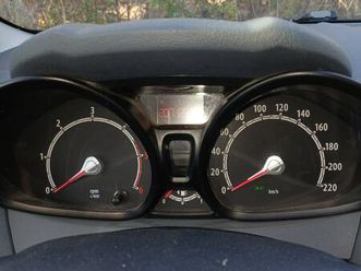 ford fiesta 1,6, 2010 god.