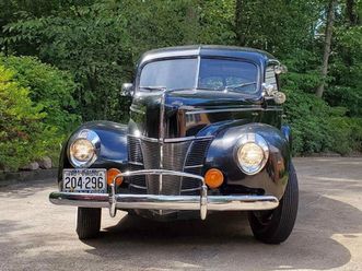 1940 ford deluxe flathead v8, 3 speed, driver