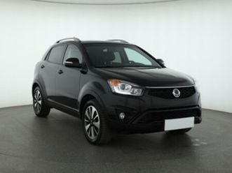 ssangyong korando iii , skóra, klimatronic, tempomat, parktronic,