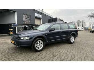 volvo xc70 - 2.5 t comfort line nwe banden rijdt heel mooi