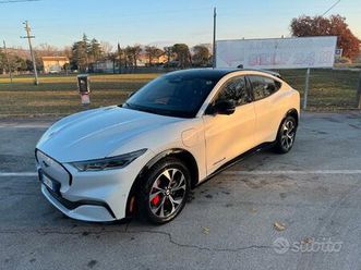 mustang mach-e premium awd extended range (2022)