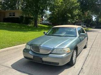 2005 lincoln town car signature limited