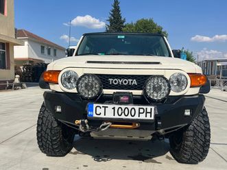 toyota fj cruiser джип