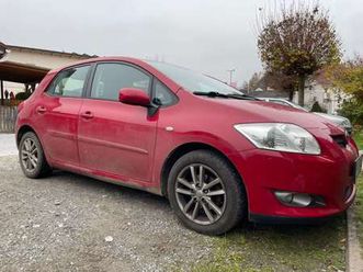 TOYOTA AURIS toyota-auris-1-2