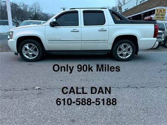 2010 chevy avalanche ltz 4x4 only 90k miles loaded