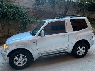 mitsubishi pajero v60