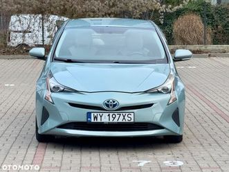 toyota prius 1.8 hsd prestige