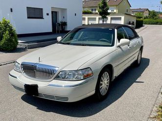 lincoln town car