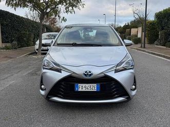 toyota yaris 1.5 active 5 porte