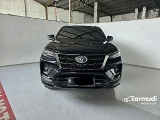 2021 toyota fortuner 2.4 vrz gr sport 4x2 suv