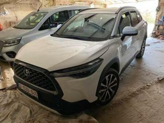 ② toyota corolla cross style hybride. — toyota — 2ememain