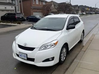 2010 toyota matrix 1.8 fwd in excellent condition
