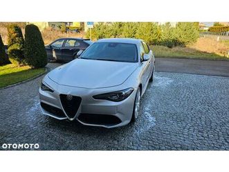alfa romeo giulia 2.0 turbo 16v at8-q4 veloce