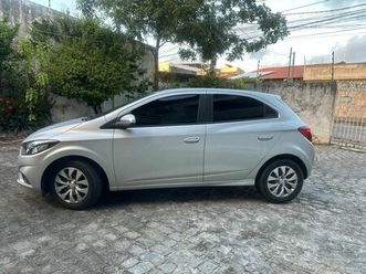 hatch lt 1.4 8v flex aut. 4p