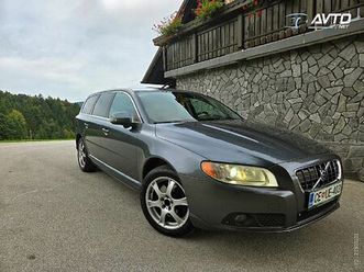 volvo v70 2.4 d5-4x4-aut.-xenon-slo