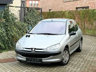 1.1i - 050.000 km - 2003 - 3 deur - airco