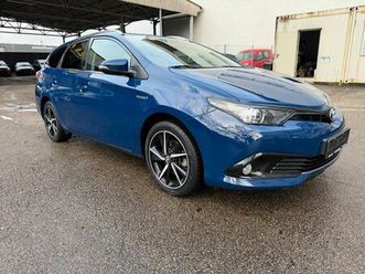 toyota auris touring sports hybrid team d