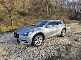 infiniti q30 1.6t premium tech