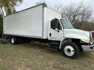 2018 international 4300 cummins diesel 26’ boxtruck truck