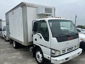2007 isuzu npr refrigerator truck